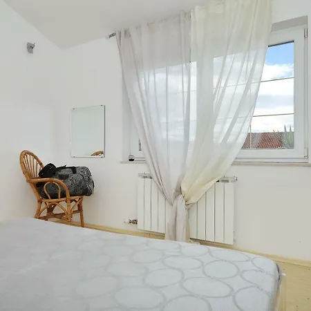 Daisy Apartment